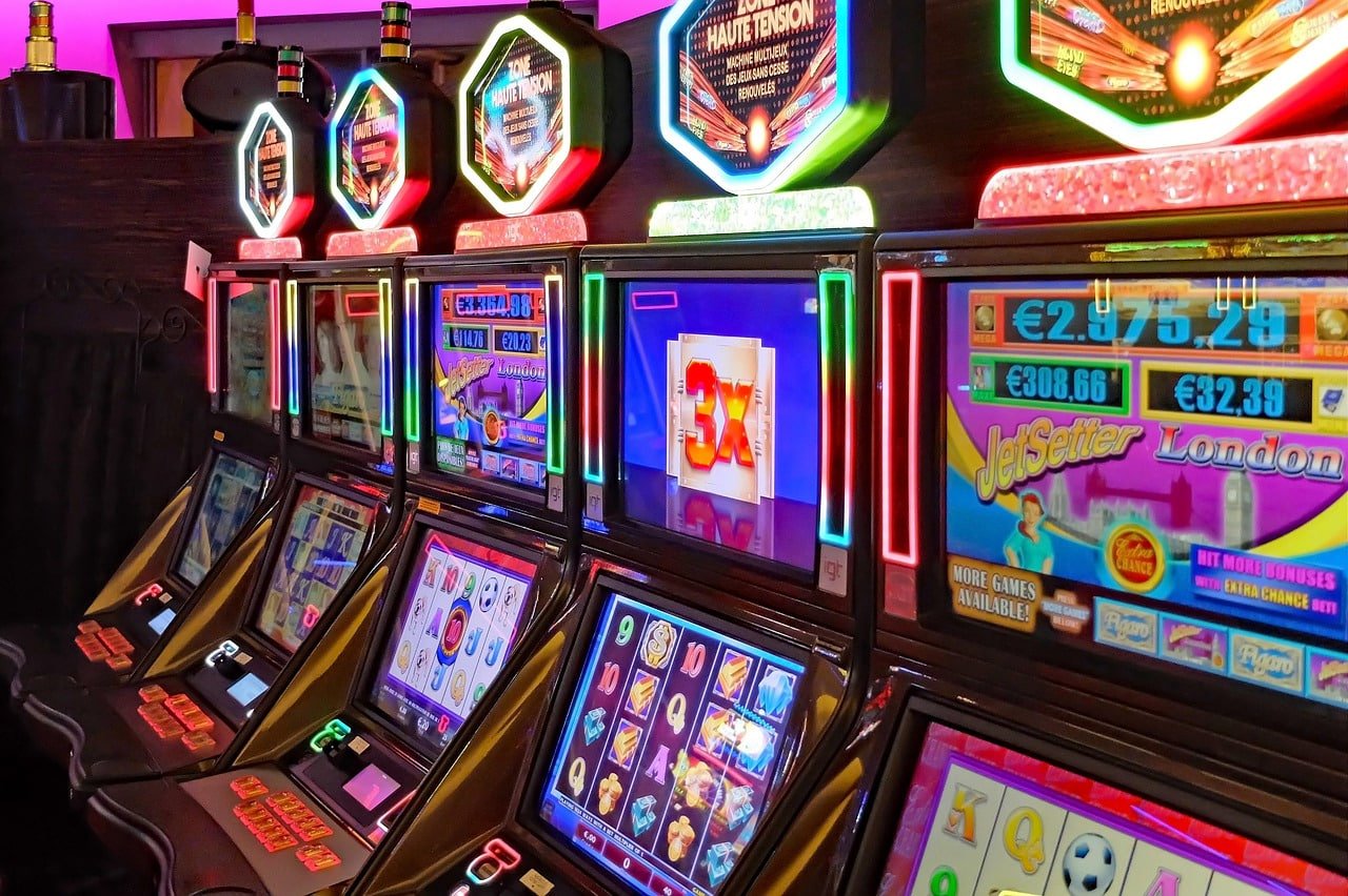 Hoàn trả hàng tuần cho cá cược thể thao và casino tại 33win02